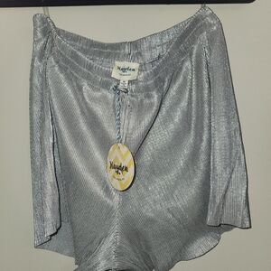 Hayden Shiny Silver Pleated Short Medium